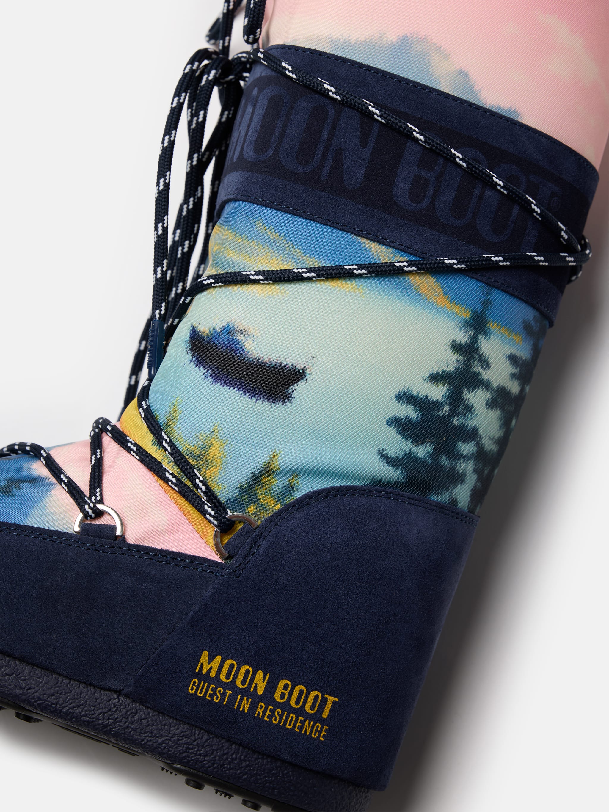 MOON BOOT X GUEST IN RESIDENCE ICON POSTCARD MIDNIGHT BOOTS